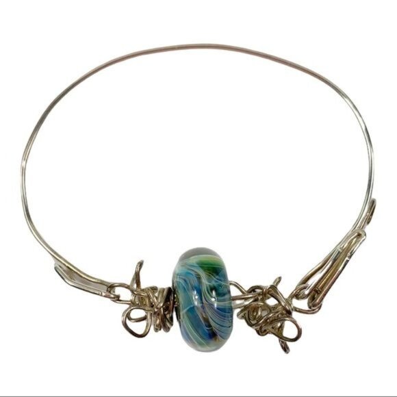 Handmade Artisan Bangle Bracelet Blown Glass Bead and Silvertone Wire Hook Close - Picture 1 of 5
